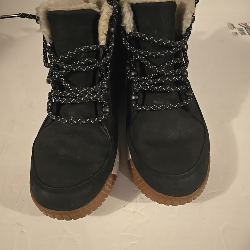 The North Face Women's Sierra Mid Lace Waterproof Boot Size 8.5